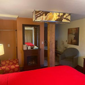 King Room Spa Bath
