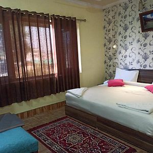 Hotel Curio'S All Seasons