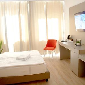 Deluxe Queen Suite
