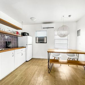 Deluxe Queen Studio