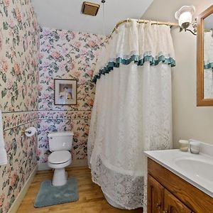 Double Room Private Bathroom