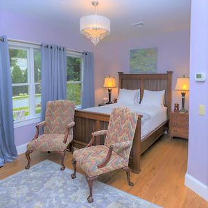 Queen Suite