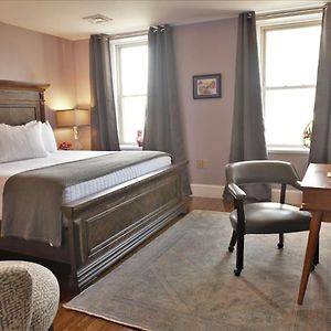 Queen Suite