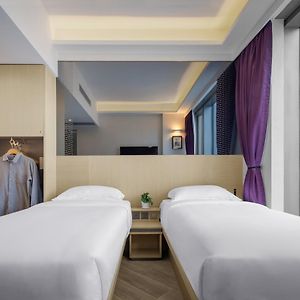 Grand Deluxe Twin Room