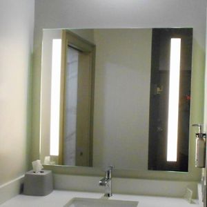 King Room Mobility Access or Roll Shower Non-Smoking