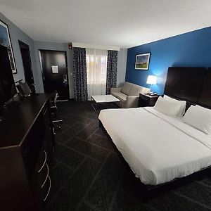Pool Side King Room