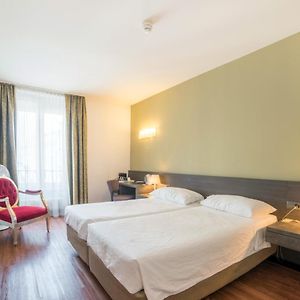 Classic Twin Room