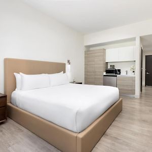 Deluxe Studio Suite King