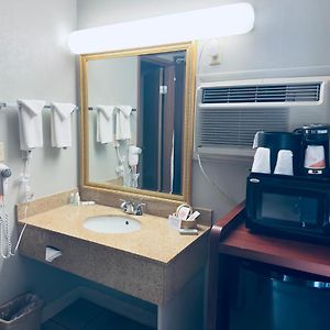 Queen Room Non-Smoking or Pet Friendly