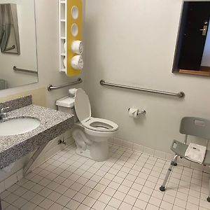 Queen Room Disability Access Non-Smoking