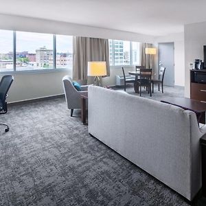 One-Bedroom King Suite City View