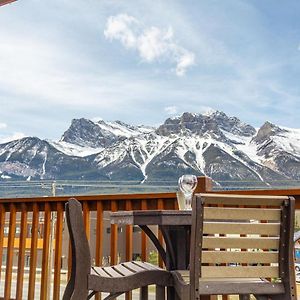 One-Bedroom King Suite