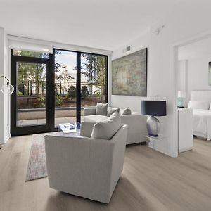 Deluxe One-Bedroom Room