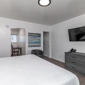 Deluxe King Studio