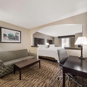 Queen Room Two Queen Beds Sofa Bed