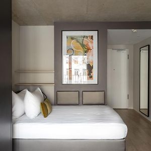 Medium Single Room