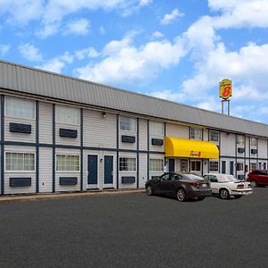 Super 8 By Wyndham Wooster