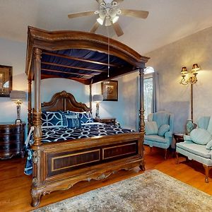 Tuscan Manor