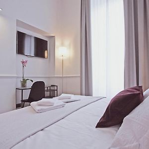 Gemini Suites Navona