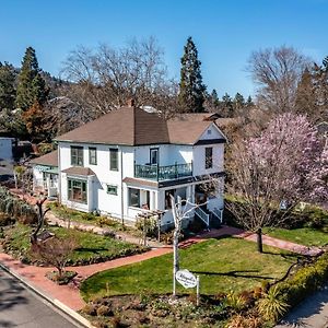 Abigail'S Bed And Breakfast Inn