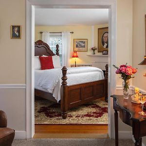 Queen Suite