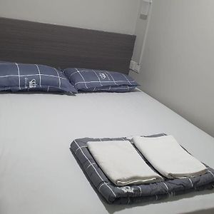 Budget King Room