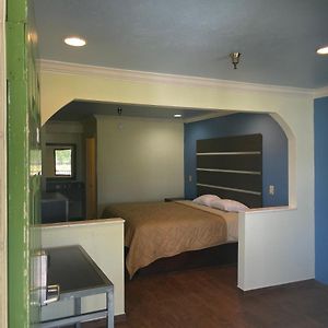 Budget Room
