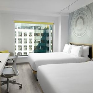 Premier Queen Room