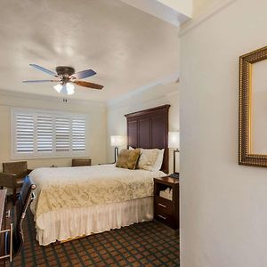 Queen Room Mobility accessible