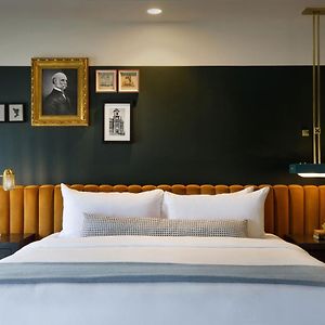 Deluxe King Room Sofa Bed