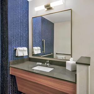 King Room Adapted Tub Mobility Accessible