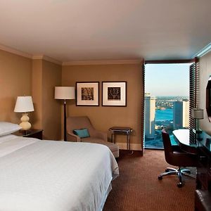 Tradition King Room Hearing accessible