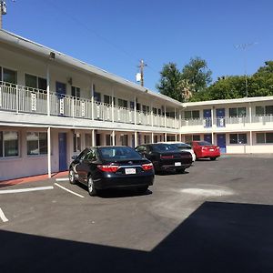 Travelodge By Wyndham Sacramento Convention Center