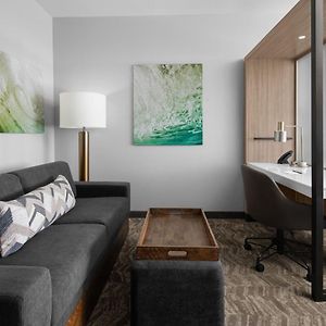 King Suite Sofa Bed Balcony Oceanfront