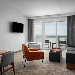 One-Bedroom Queen Suite Sofa Bed Balcony Oceanfront