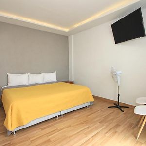 Standard Queen Suite