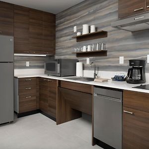 One-Bedroom King Suite
