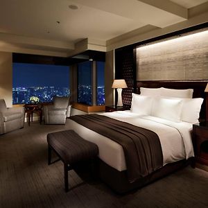 Luxury One-Bedroom King Suite