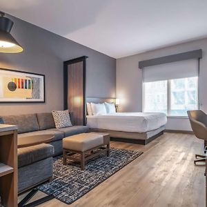 Upper Floors King Room