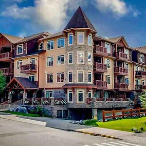 Falcon Crest Lodge 1 Bedroom Condo With Gym & Hot-Tubs & Mountain View