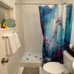 Private Queen Room Bathroom