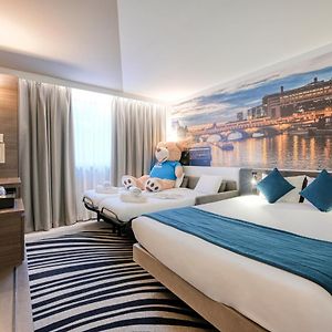 Adjacent Twin Room
