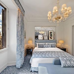 Deluxe King Guest Room