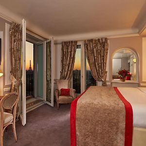 Eiffel Tower Junior Suite