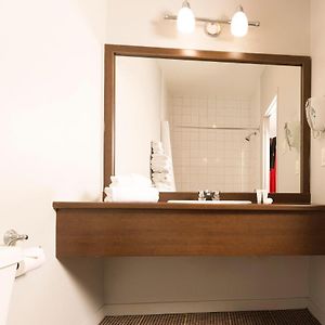 Budget King Room