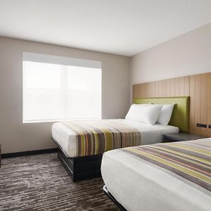 One-Bedroom Queen Suite