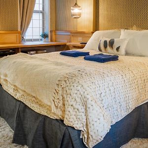 Queen Suite