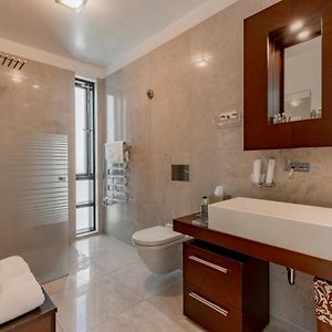 Deluxe Two-Bedroom Suite