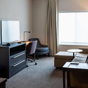 One-Bedroom King Suite