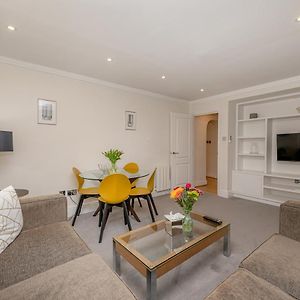 Superior One-Bedroom Apartment